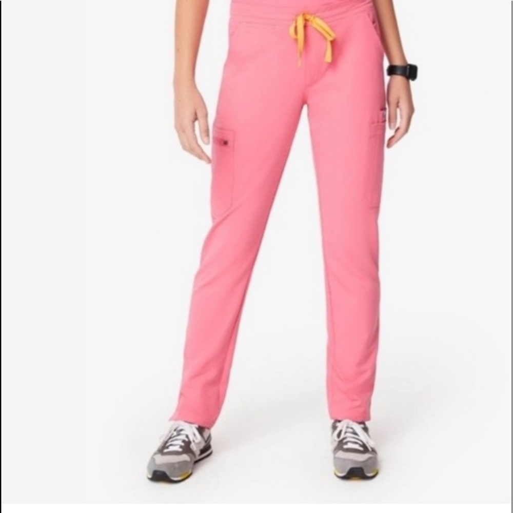 Figs Pink Yolas